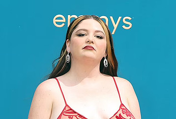 Megan Stalter topless pics