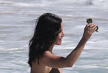 Courteney Cox bikini pics
