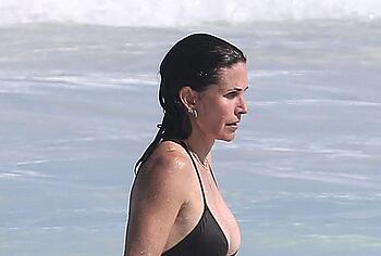 Courteney Cox bikini pics
