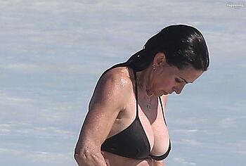 Courteney Cox pussy