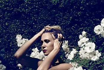 Kristen Wiig see through pics