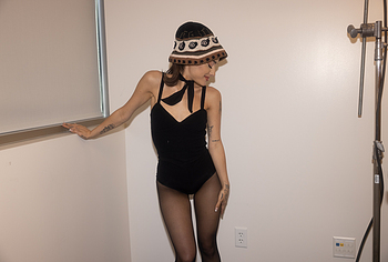 Ariana Grande topless pics