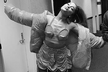 Ariana Grande topless pics