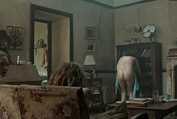 Embeth Davidtz exposed