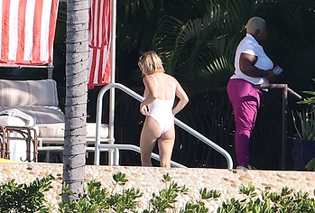 Sydney Sweeney bikini photos