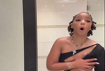 Chloe Bailey oops moment