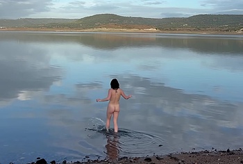 Maisie Williams naked