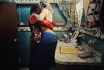 Kate Hudson nudes in Song Sung Blue