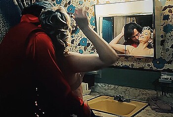 Kate Hudson nudes in Song Sung Blue