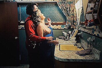 Kate Hudson nudes in Song Sung Blue