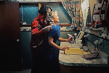 Kate Hudson nudes in Song Sung Blue