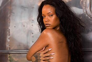 Rihanna nude and lingerie pics