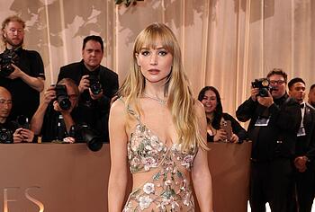 Jennifer Lawrence sexy at the Golden Globe Awards