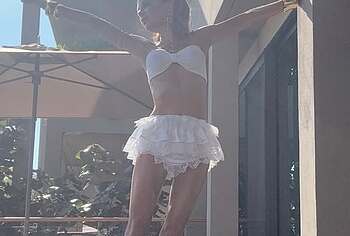 Kate Beckinsale oops and bikini pics