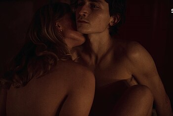 Frida Gustavsson Frontal Nude Scenes in Faithless