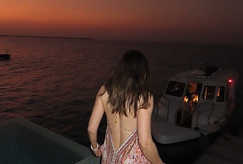 Elizabeth Hurley topless and sexy