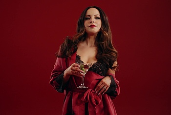 Elizabeth Gillies Sexy Bikini And Silk Lingerie Pics