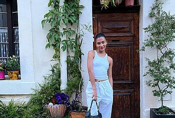 Olivia Dean Nude Tits and Bikini Pics