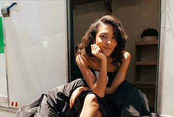 Olivia Dean Nude Tits and Bikini Pics