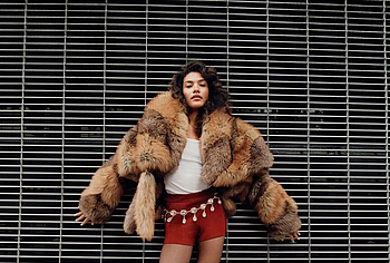 Olivia Dean Nude Tits and Bikini Pics