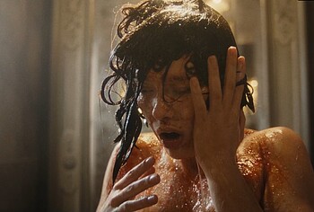 Jessica Alexander Nude Scenes in The Beauty