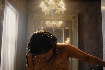 Jessica Alexander Nude Scenes in The Beauty