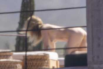 Olivia Wilde paparazzi topless photos