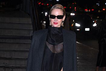 Naomi Watts nude tits pics