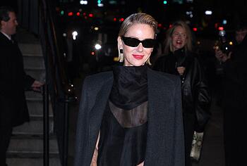 Naomi Watts nude tits pics