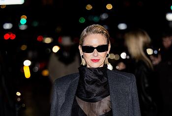 Naomi Watts nude tits pics