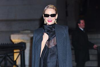 Naomi Watts nude tits pics