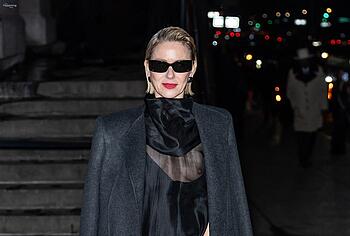 Naomi Watts nude tits pics