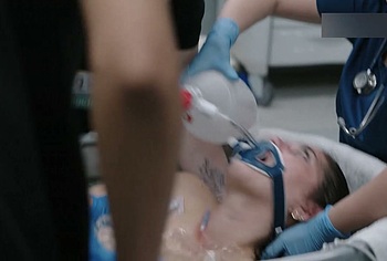 Fernanda Moya Nude Scenes in The Pitt