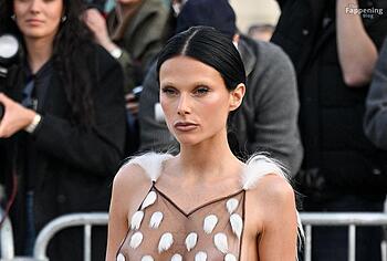 Valentina Zenere Shows Off Her Big Tits On Public