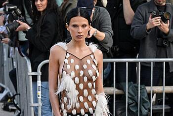 Valentina Zenere Shows Off Her Big Tits On Public