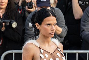 Valentina Zenere Shows Off Her Big Tits On Public