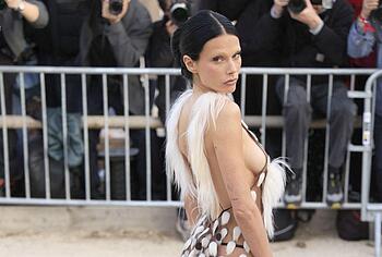 Valentina Zenere Shows Off Her Big Tits On Public