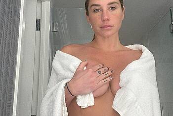 Kesha Nude And Wet Underwear Photos