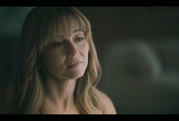 Linda Cardellini nude and sex scenes