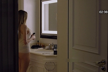 Angelina Jolie bare ass