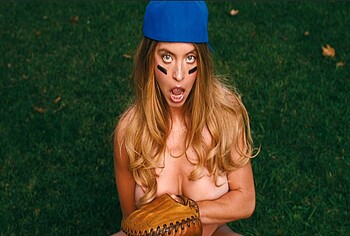 Sydney Sweeney Nude and Chloe Cherry Doggy Sex in Euphoria