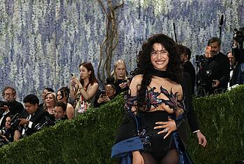 Odessa Azion Paparazzi Underboob Braless Photos