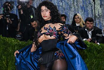 Odessa Azion Paparazzi Underboob Braless Photos