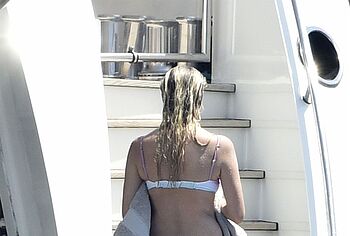 Natasha Poly Nude And Ass Upskirt Photos