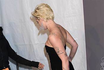 Halsey upskirt and tits photos