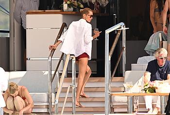 Bella Hadid Paparazzi Bikini Ass Photos