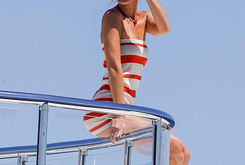 Bella Hadid Paparazzi Bikini Ass Photos