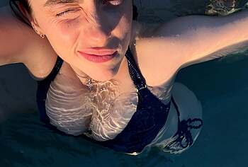 Billie Eilish Pantyhose Upskirt And Lingerie Pics