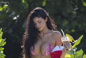 Kylie Jenner cameltoe