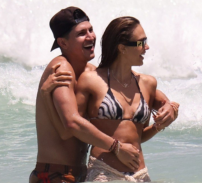 Jessica Alba naked